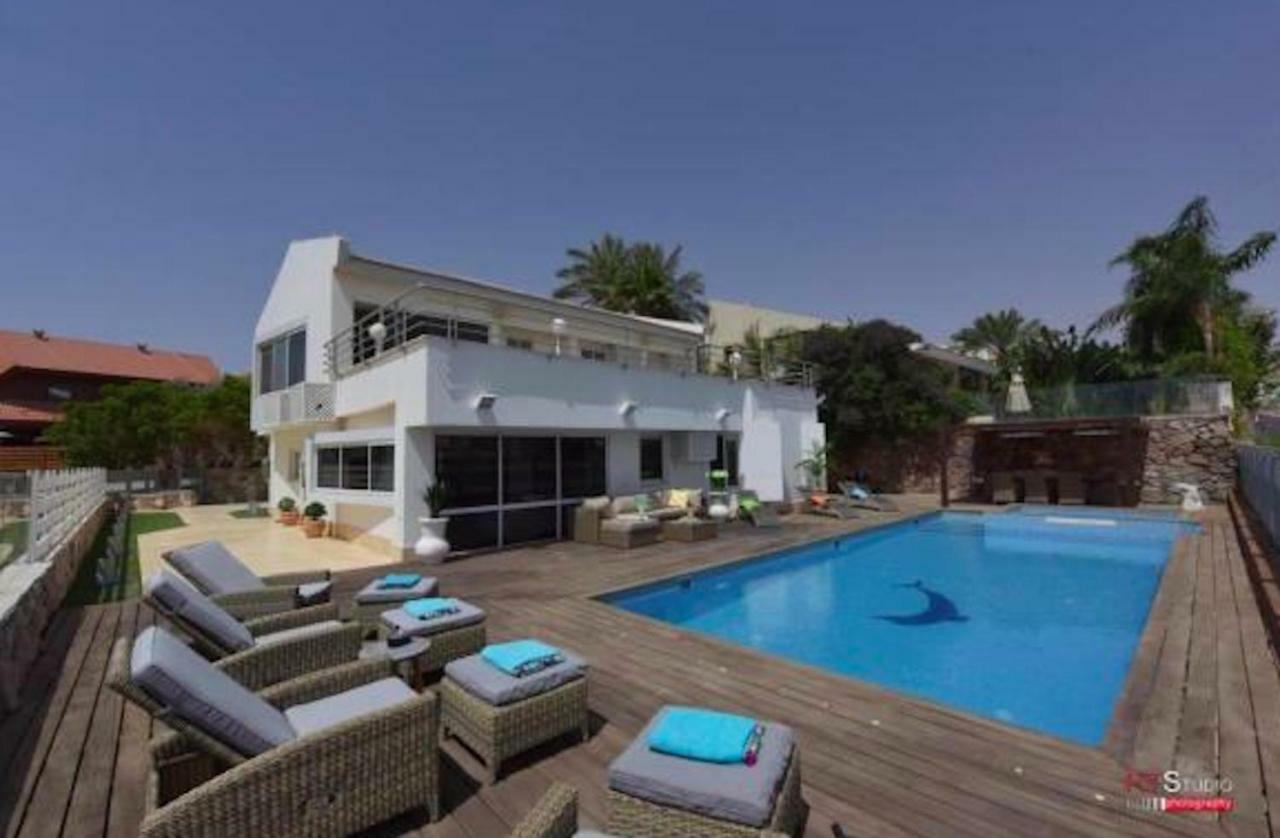 Villa With Heated Pool And Jacuzzi Sea View 300M Front Of The Beach Eilat Bagian luar foto