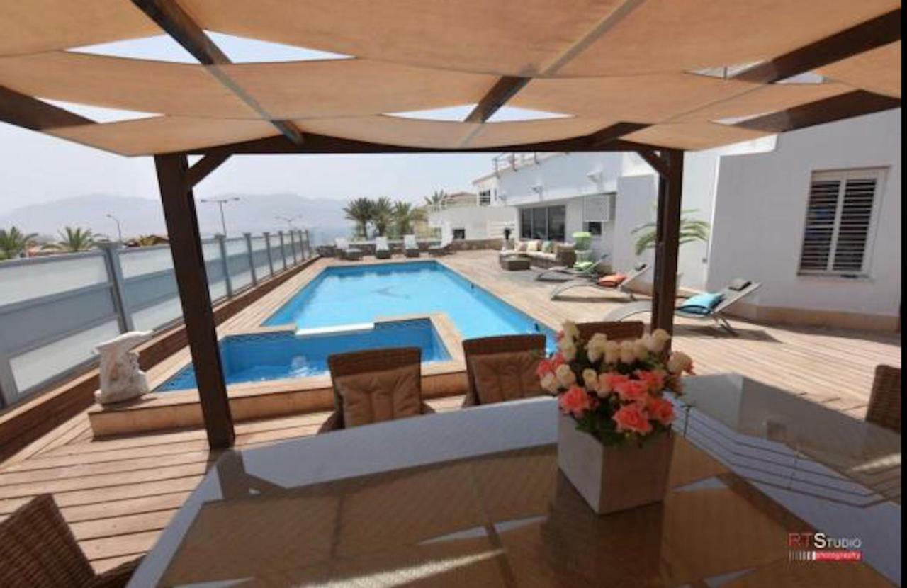 Villa With Heated Pool And Jacuzzi Sea View 300M Front Of The Beach Eilat Bagian luar foto